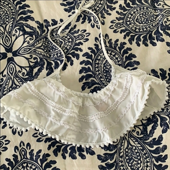 Victoria Secret Flowy Bandeau Embroiderd Ball Top - Picture 2 of 5